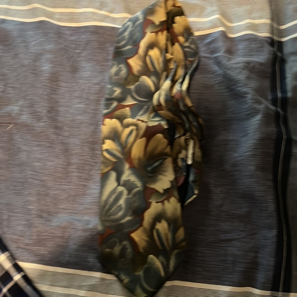 J Riggins brand tie. - Picture 3 of 3